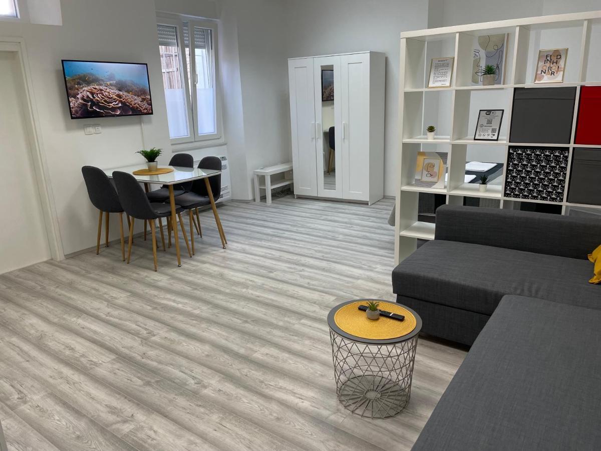 Apartment Studio Beauty In Centar Пула Екстериор снимка