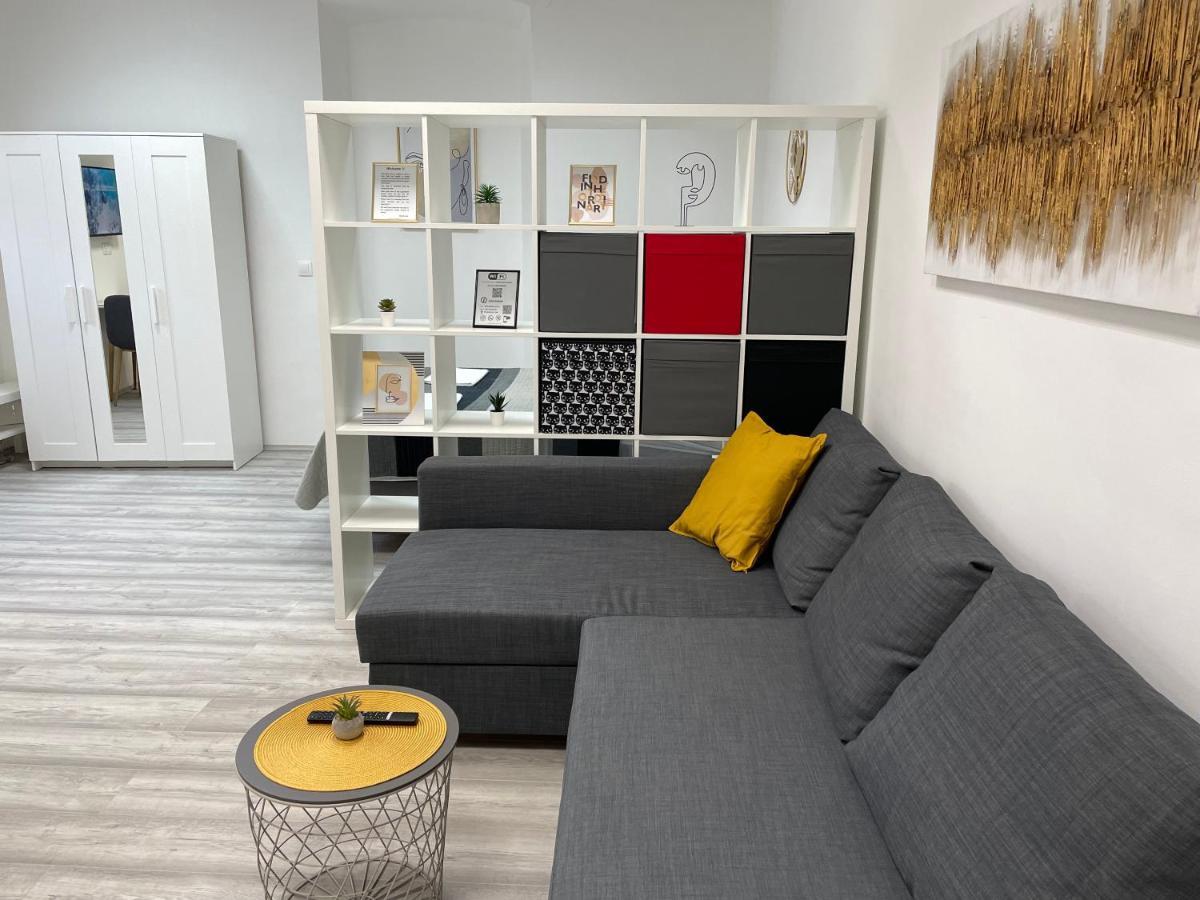 Apartment Studio Beauty In Centar Пула Екстериор снимка