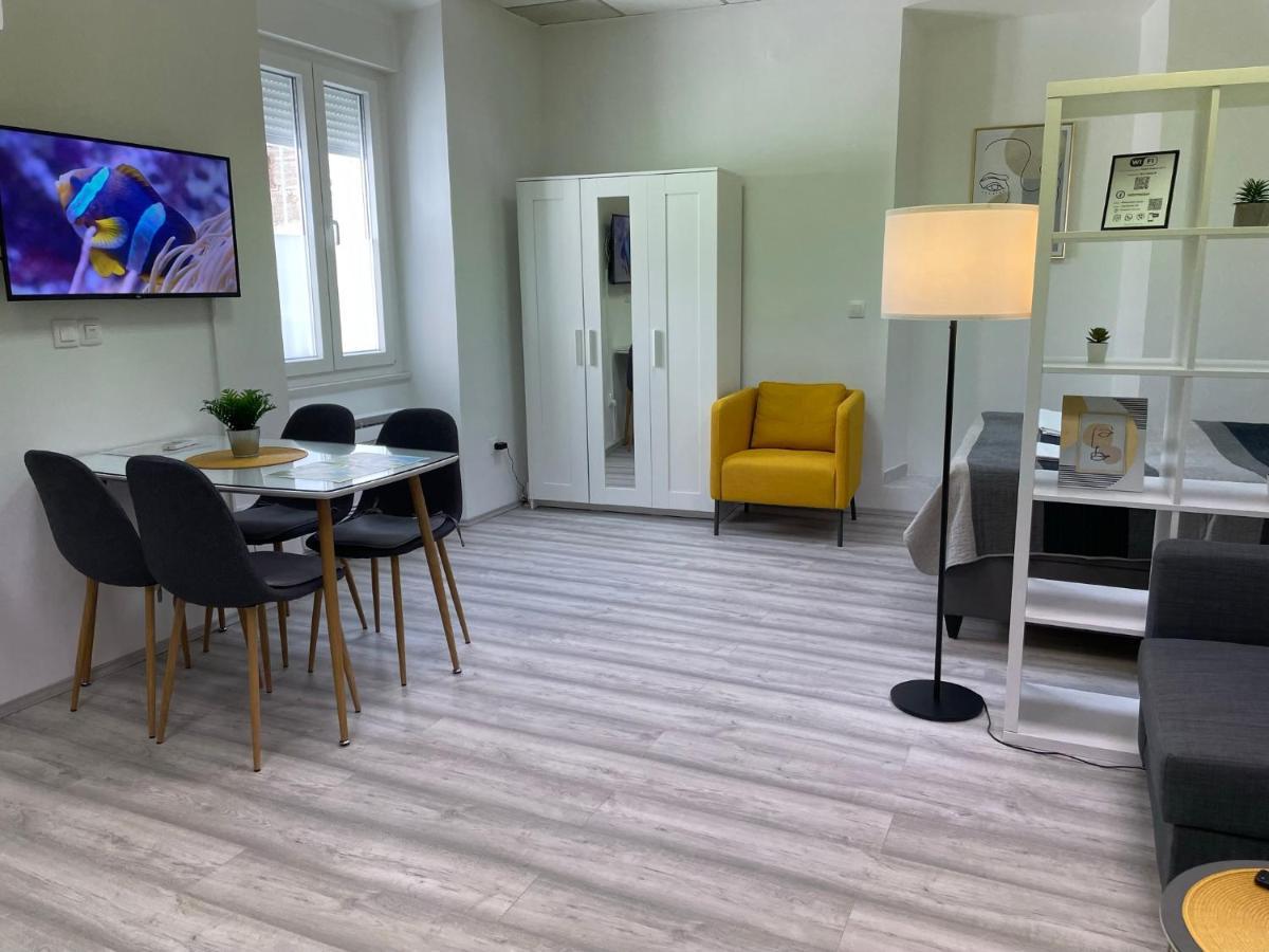 Apartment Studio Beauty In Centar Пула Екстериор снимка