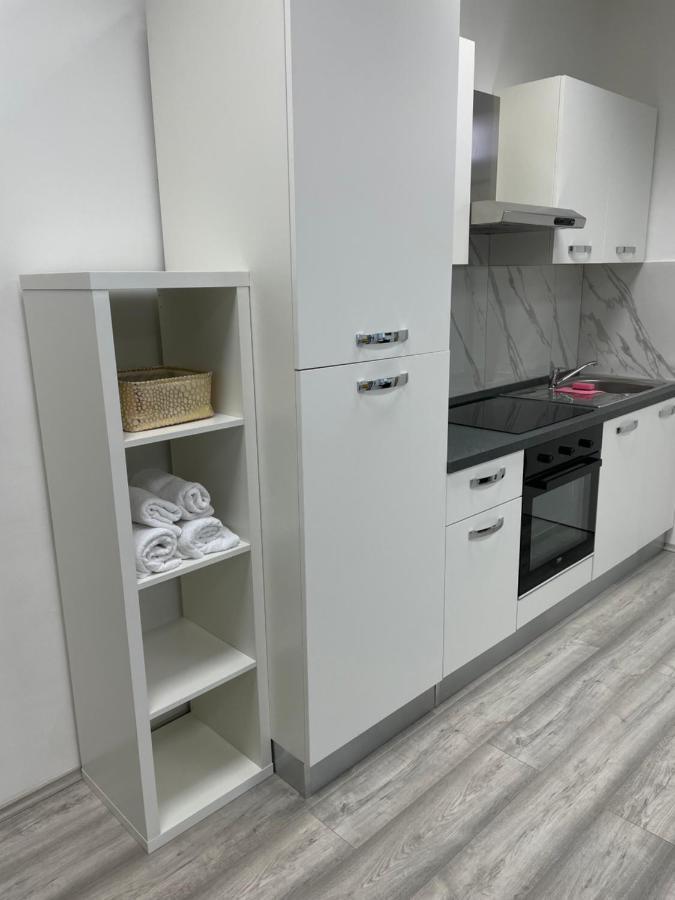 Apartment Studio Beauty In Centar Пула Екстериор снимка