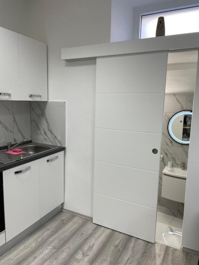 Apartment Studio Beauty In Centar Пула Екстериор снимка