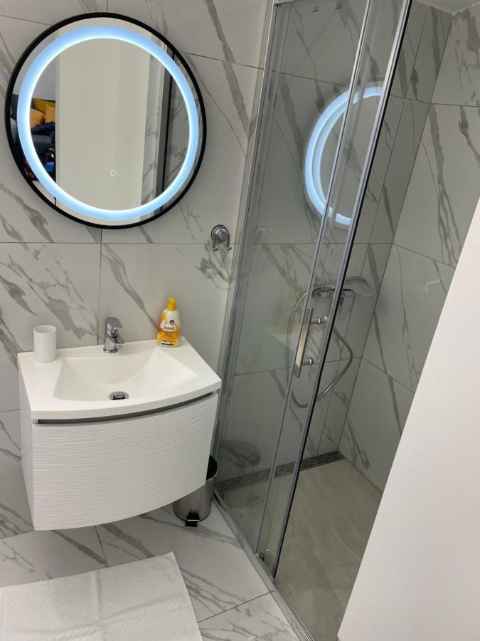 Apartment Studio Beauty In Centar Пула Екстериор снимка